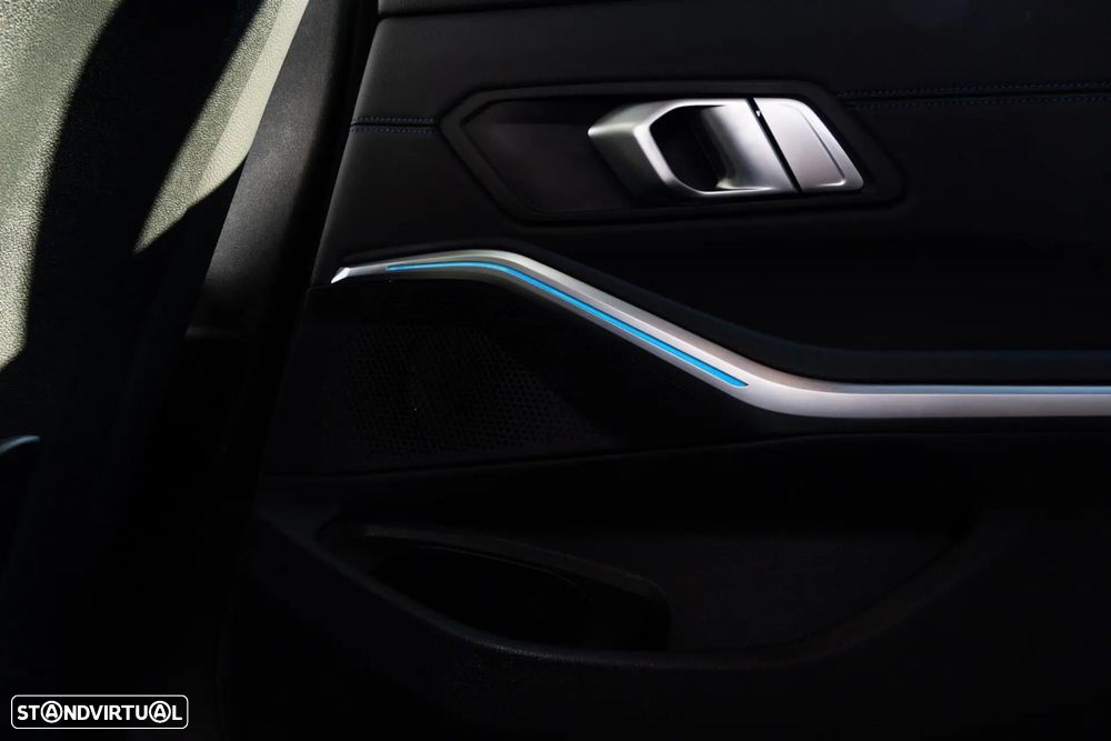 BMW 330 e Pack M Auto - 57