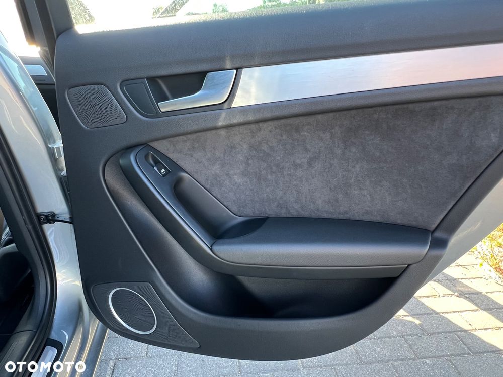 Audi A4 ver-2-0-tfsi-multitronic-s-line-sportpaket - 23
