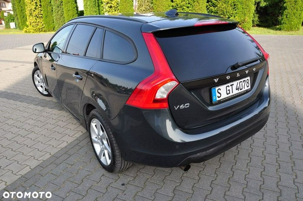 Volvo V60 D3 Momentum - 25