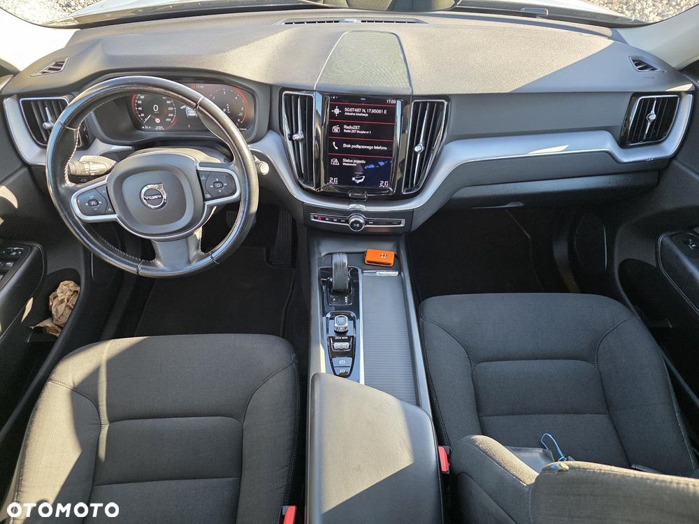 Volvo XC 60 B4 D Momentum - 14