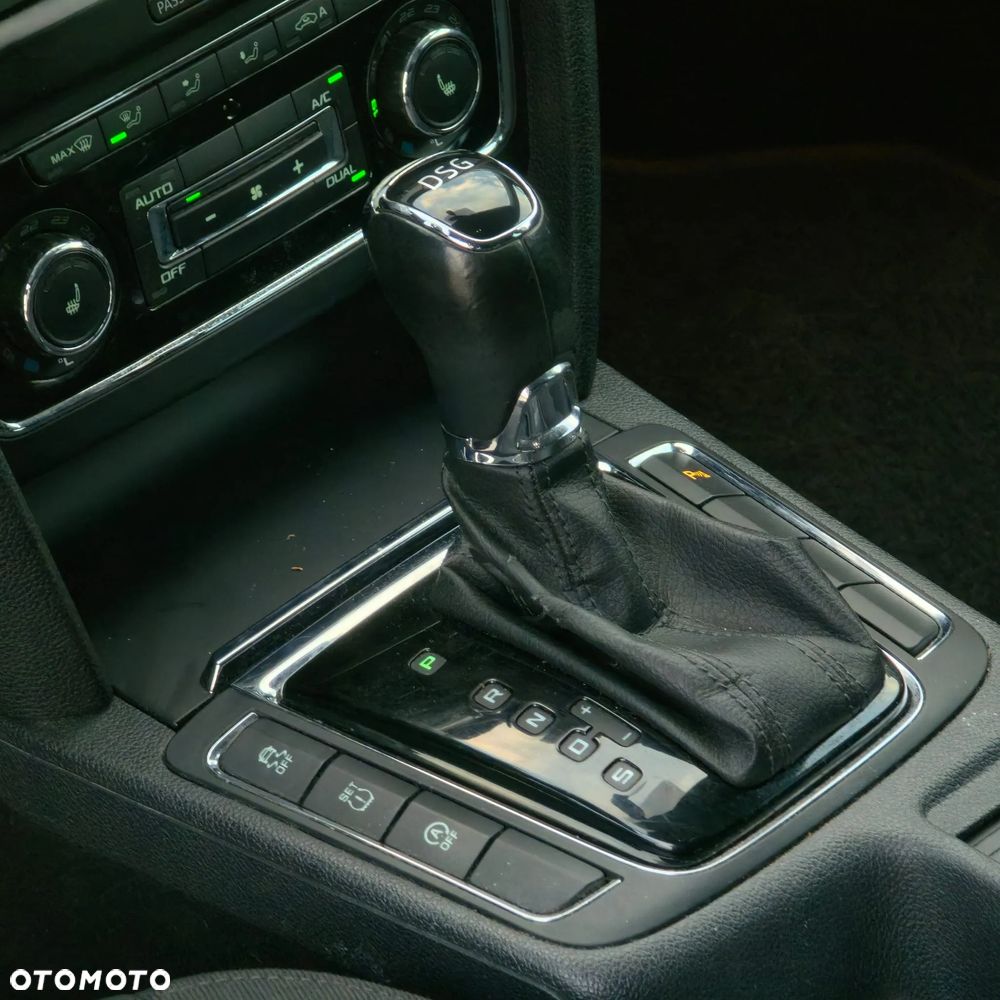 Skoda Superb 2.0 TDI DSG Comfort - 29