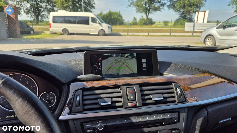 BMW Seria 3 328i xDrive - 11