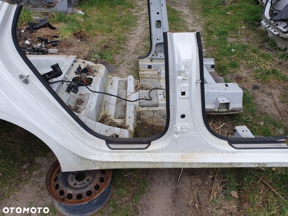 KIA CEED III KOMBI ĆWIARTKA TYŁ TYLNA PRAWA SWP PLUG IN BŁOTNIK PRAWY