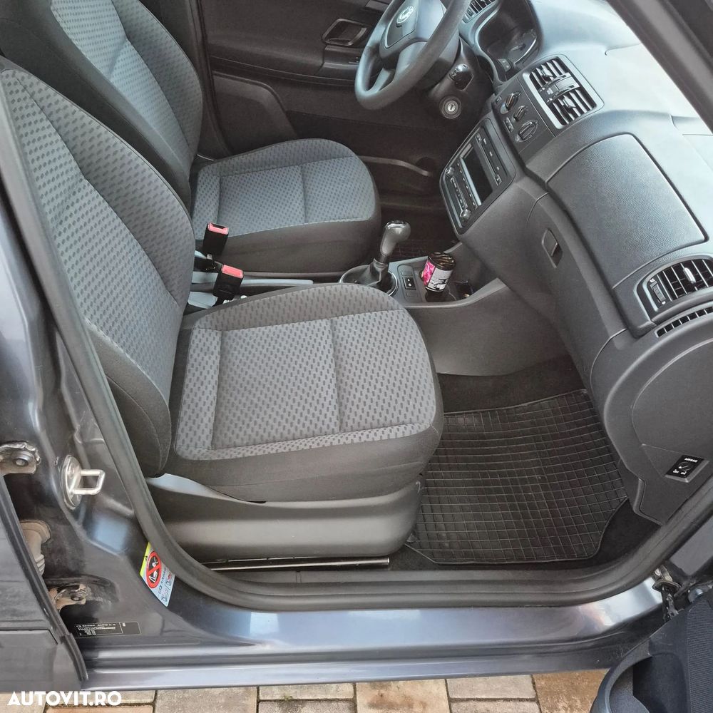 Skoda Fabia 1.2 HTP Cool Colour Edition - 8