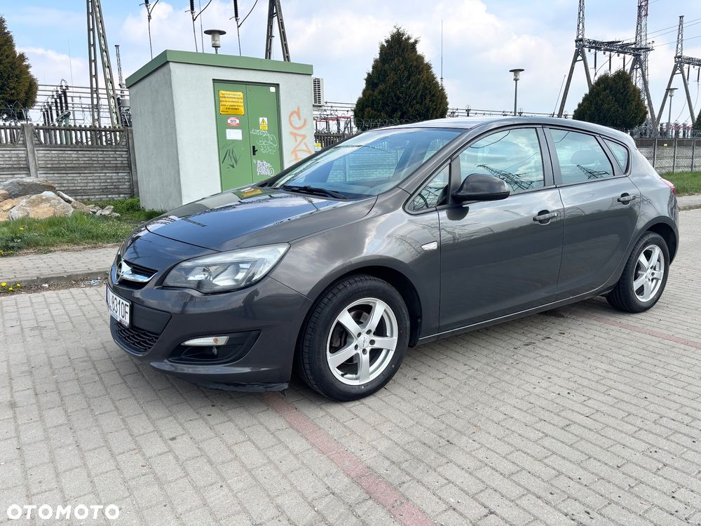 Opel Astra 1.6 Essentia - 10
