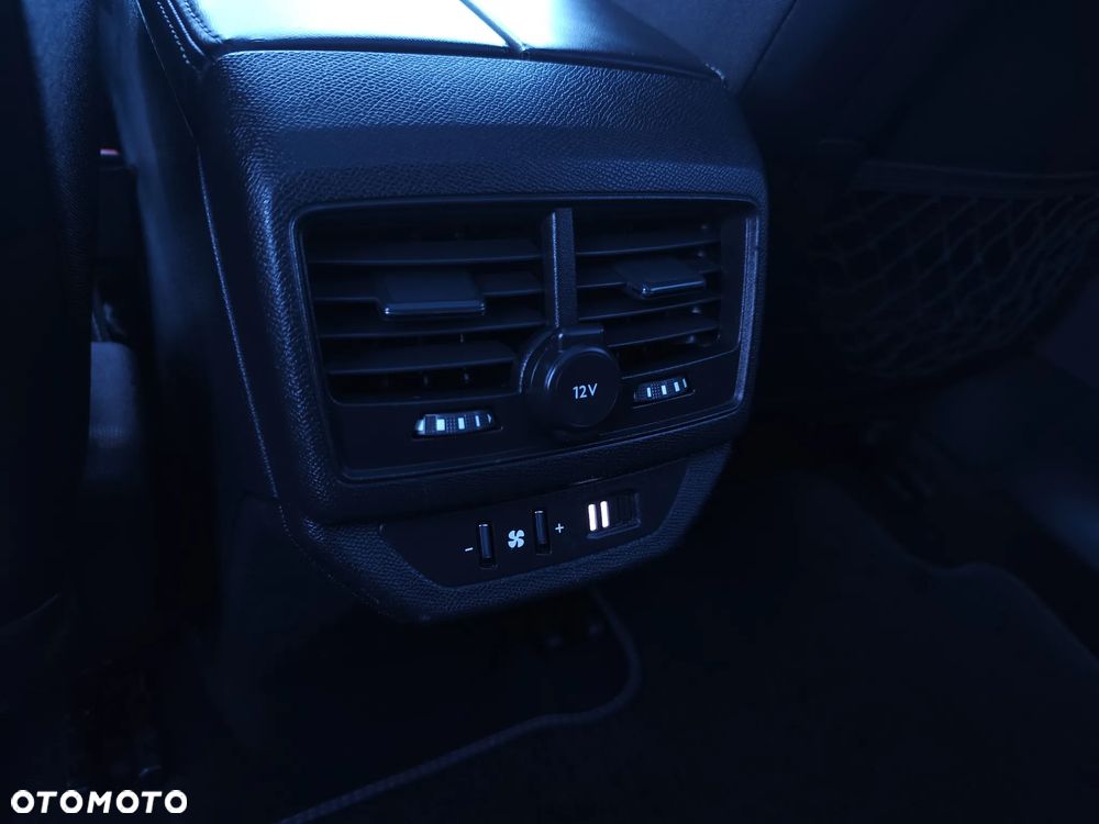 Peugeot 5008 1.6 BlueHDI Allure S&S EAT6 - 36