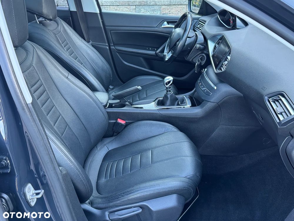 Peugeot 308 1.5 BlueHDi Allure S&S - 10