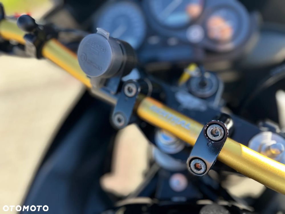 Yamaha FZS - 21