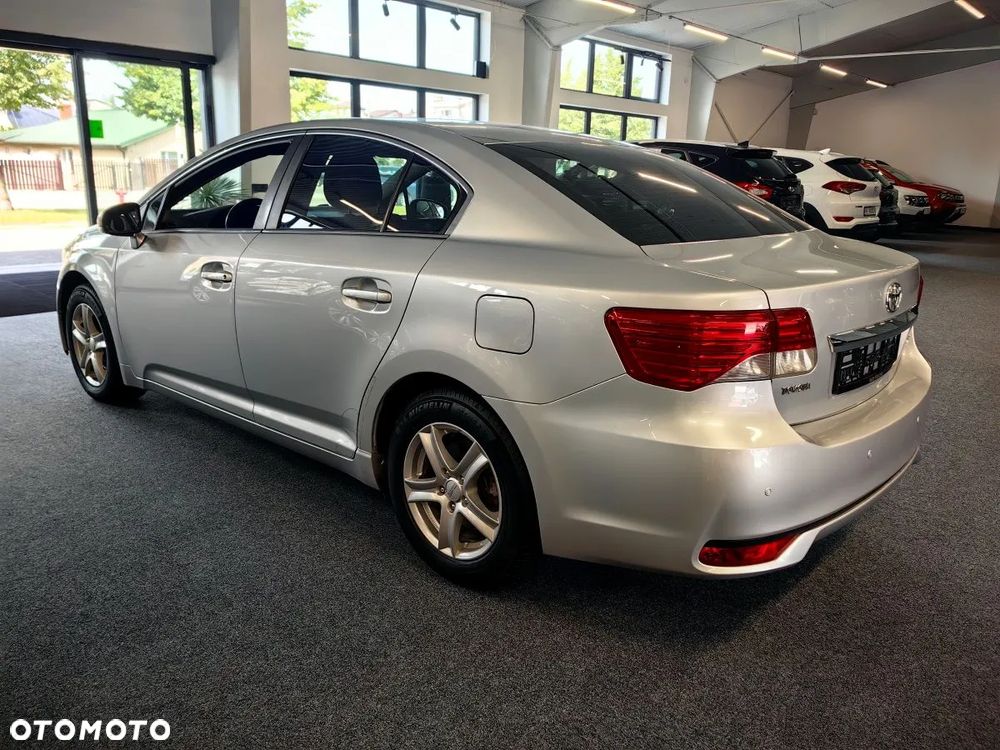 Toyota Avensis 1.8 Sol - 4
