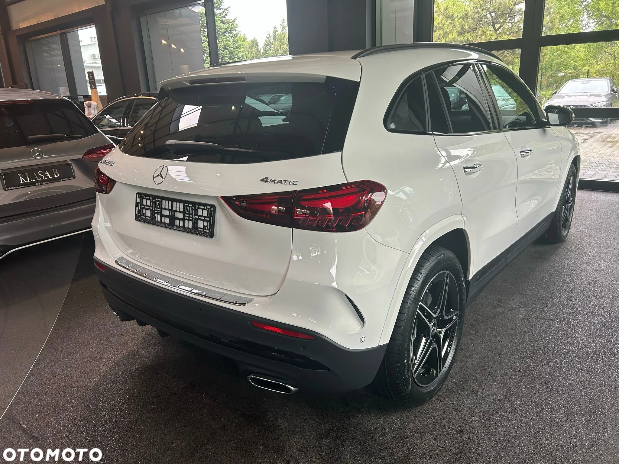 Mercedes-Benz GLA 250 4-Matic AMG Line - 6