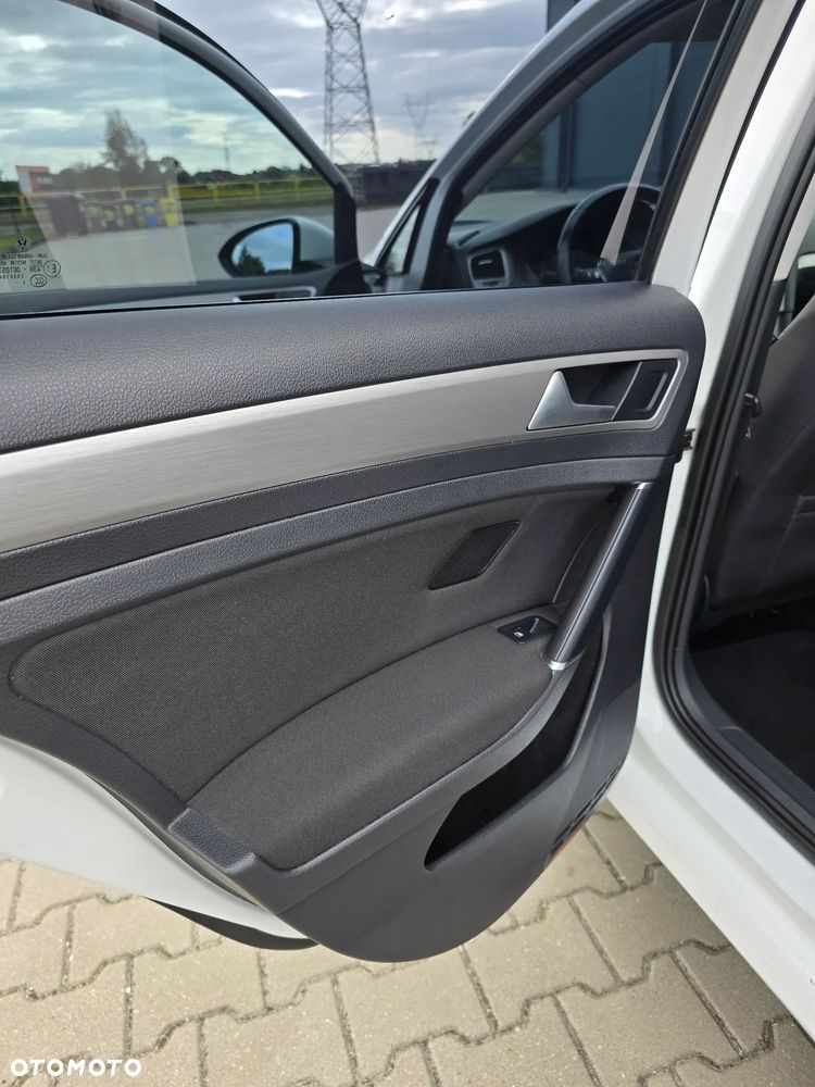 Volkswagen Golf 1.6 TDI BlueMotion Technology DSG Comfortline - 20