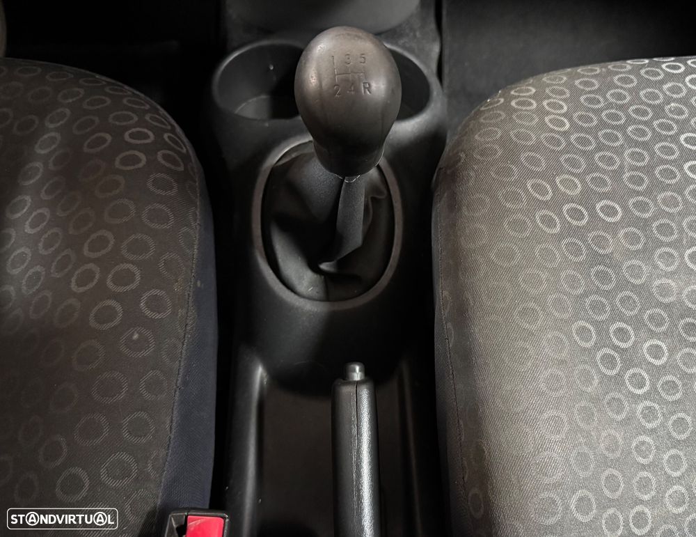 Toyota Yaris 1.0 Sol - 28