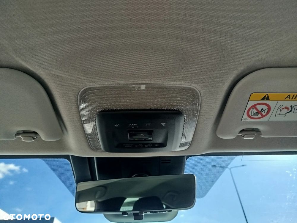 Toyota Prius Plug-in 2.0 Hybrid Executive - 13
