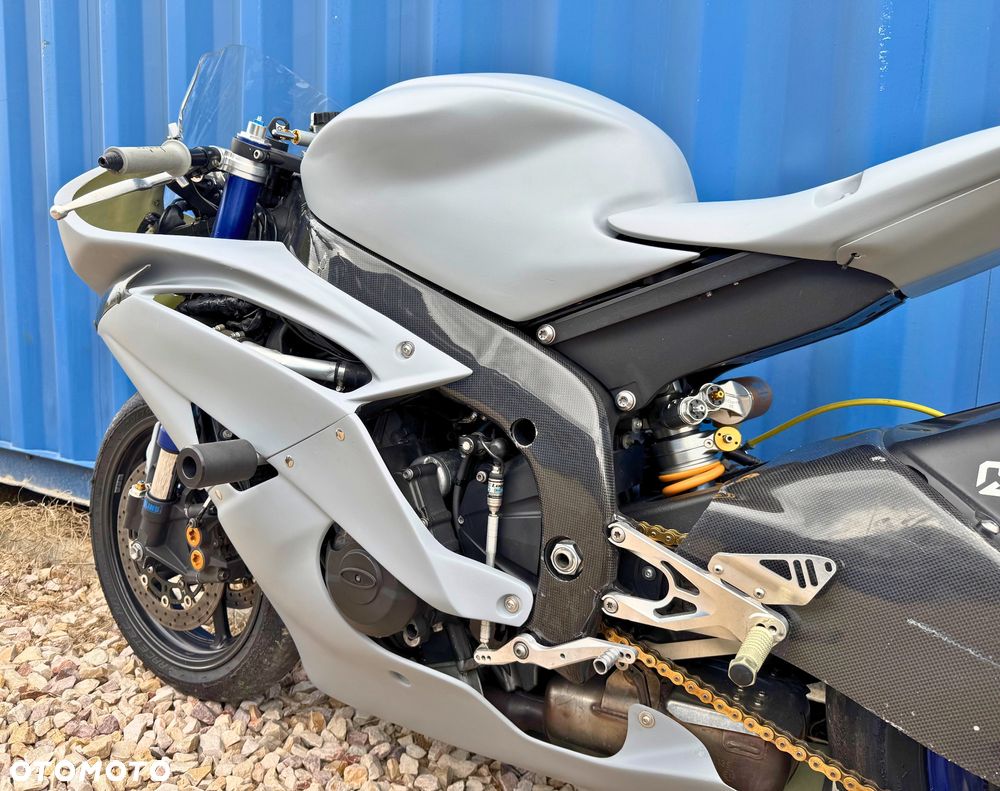 Yamaha R6 - 4