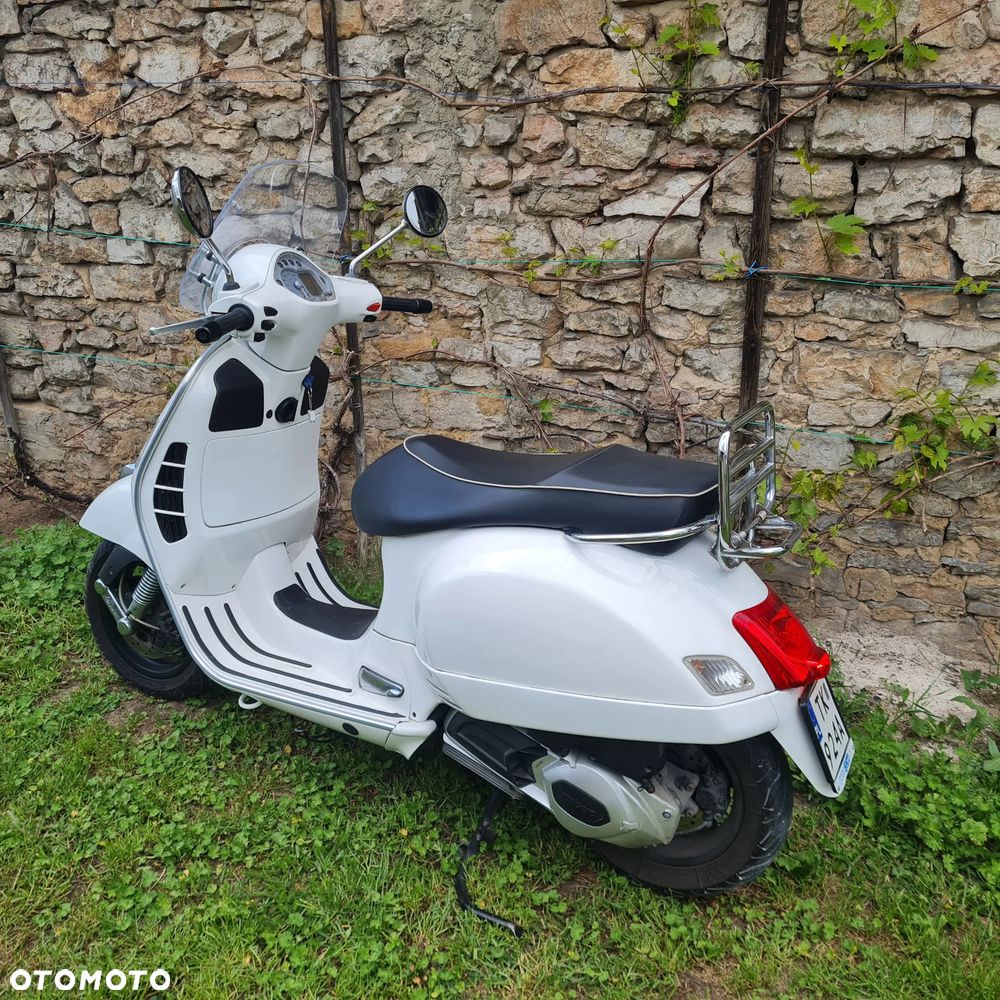 Piaggio Vespa - 1