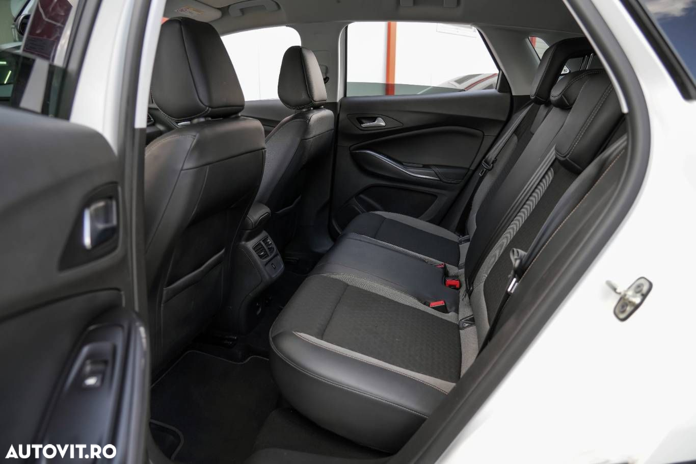 Opel Grandland X - 12
