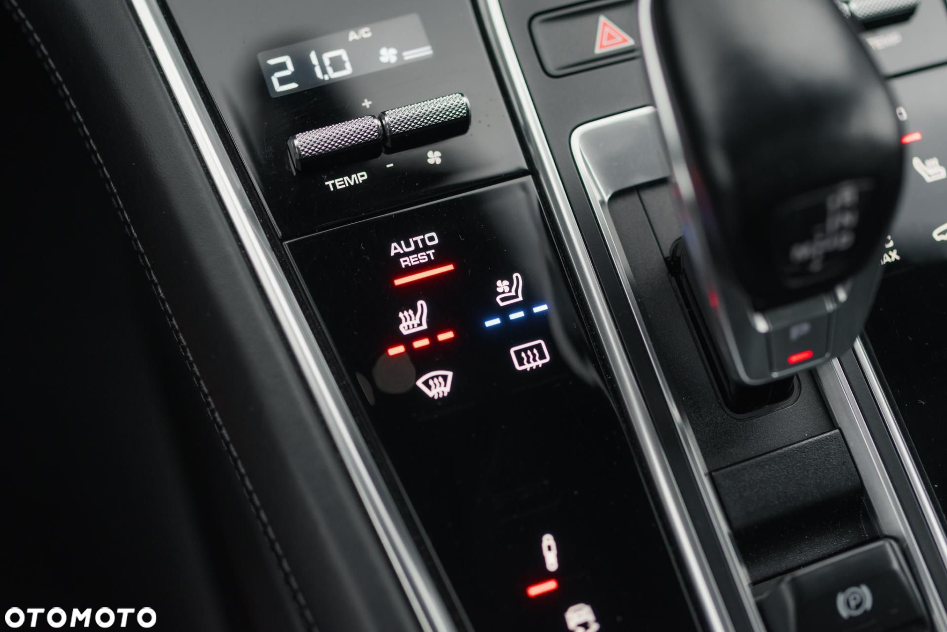 Porsche Panamera - 24