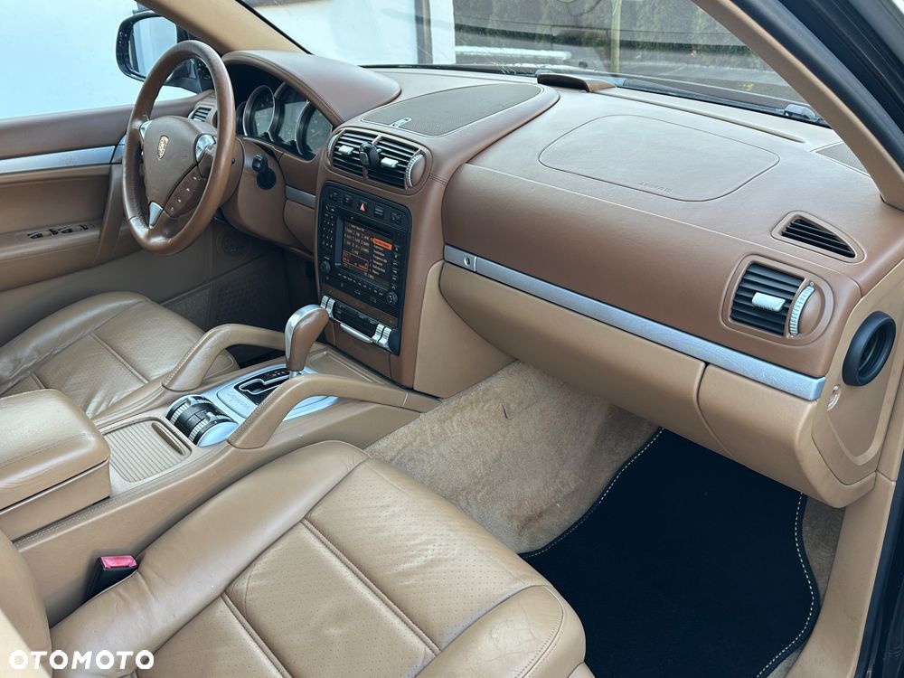 Porsche Cayenne - 19