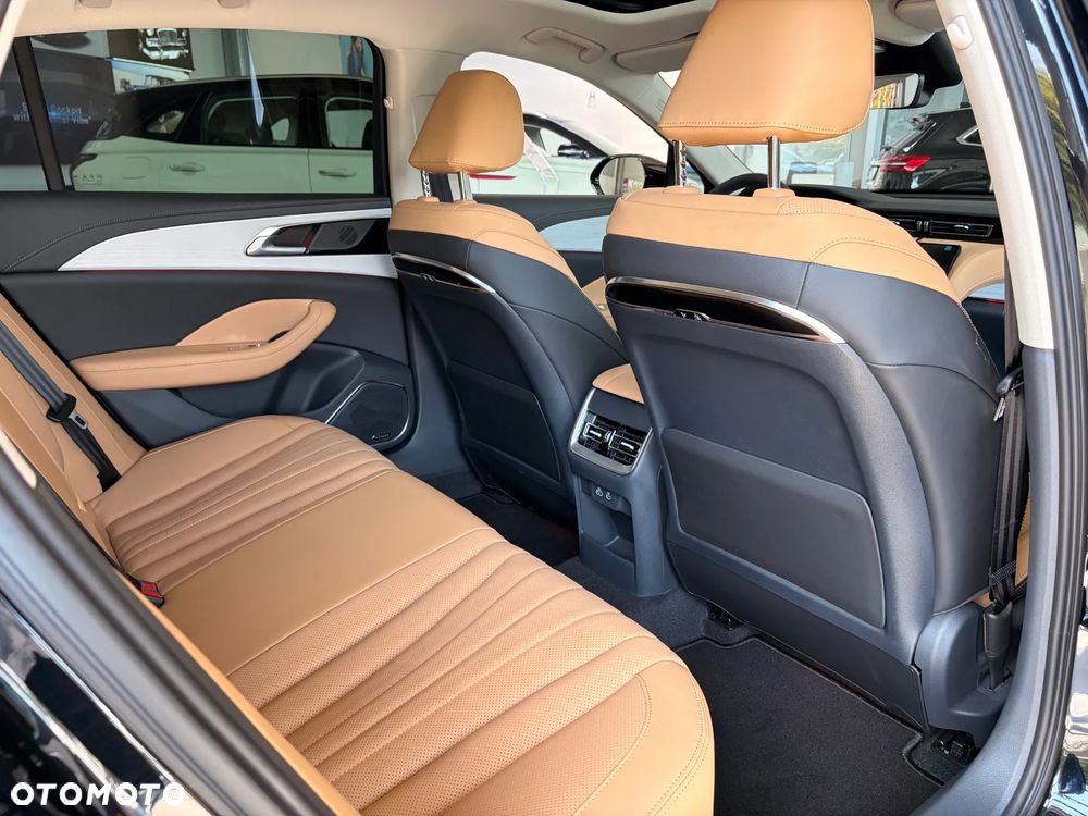 Hongqi H5 2.0T Deluxe - 8