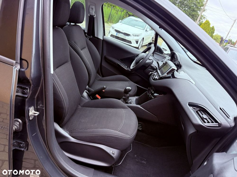 Peugeot 208 82 VTI Allure - 22