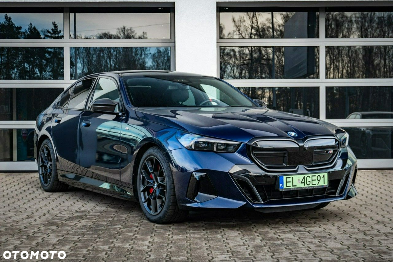 BMW i5 - 4