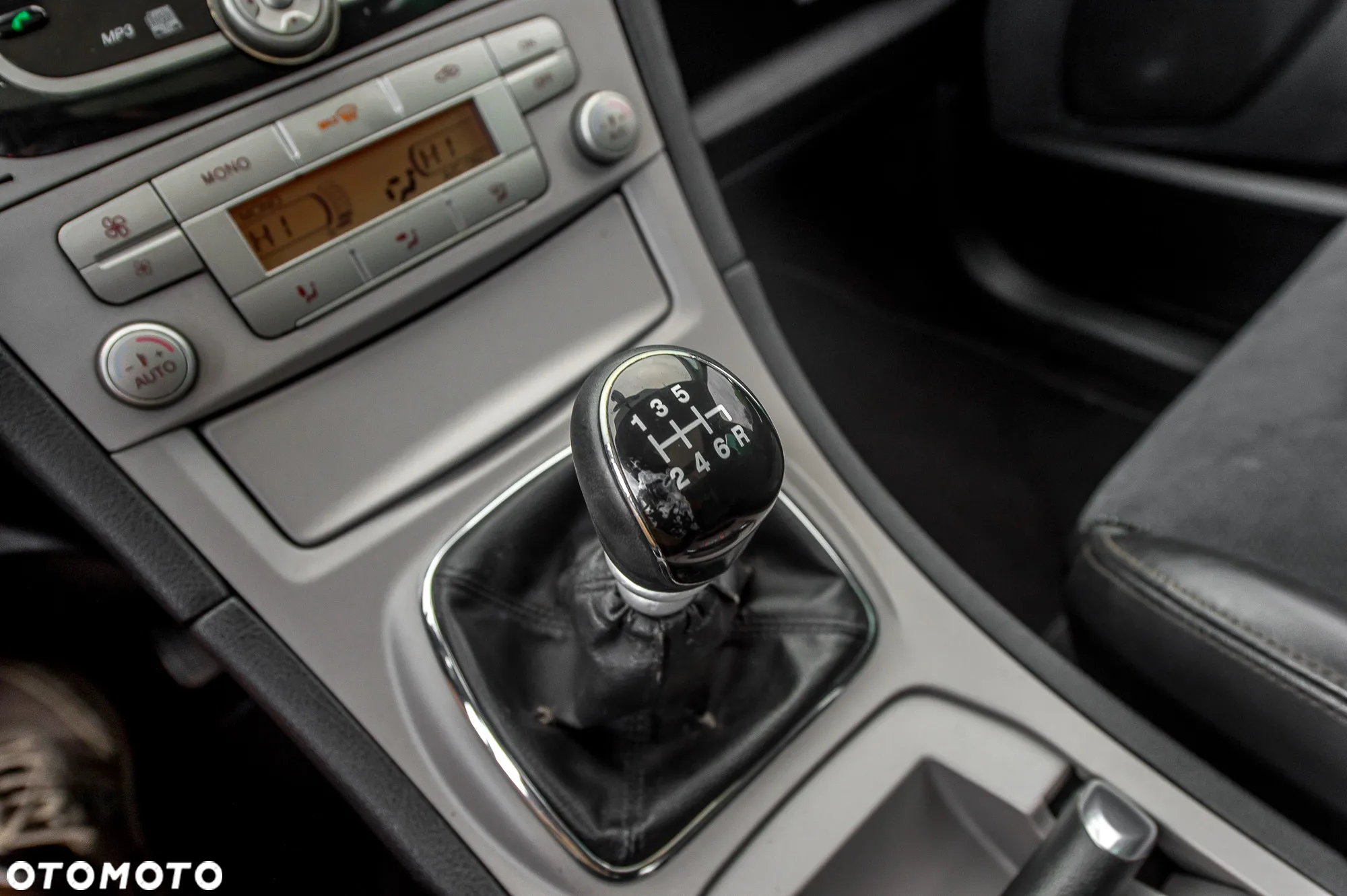 Ford S-Max 2.5 Titanium - 33