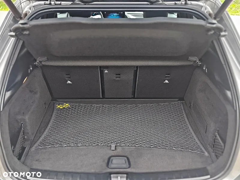Mercedes-Benz GLA 250 4-Matic AMG Line - 33