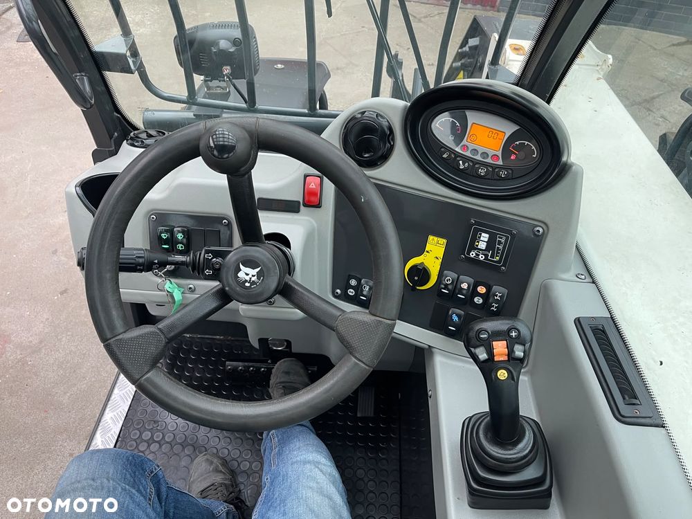 Bobcat Ładowarka teleskopowa Bobcat TI 470 AGRI XTRA CENA BRUTTO IDEAŁ - 17