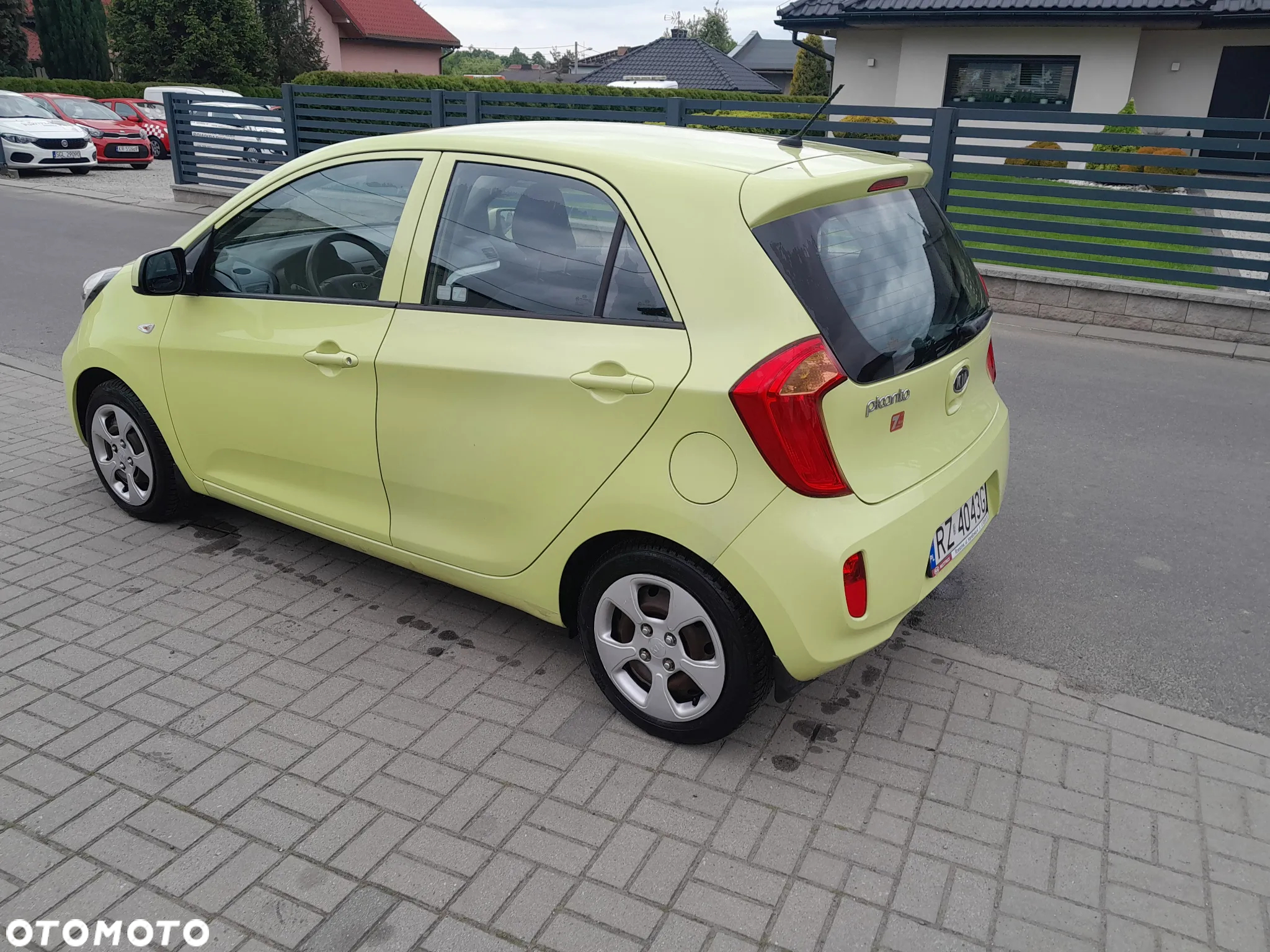 Kia Picanto 1.2 L - 4