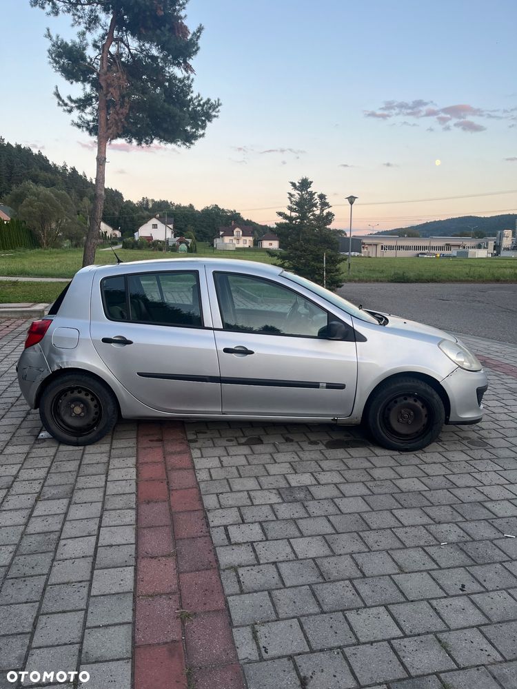 Renault Clio - 2