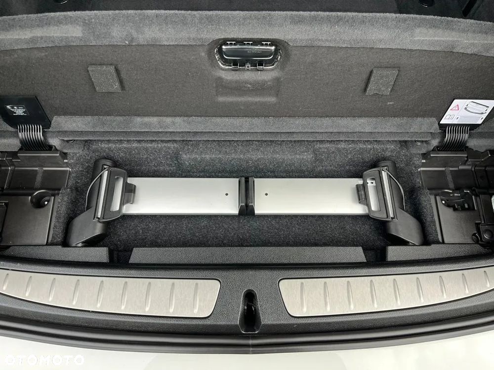 BMW Seria 3 318d - 37