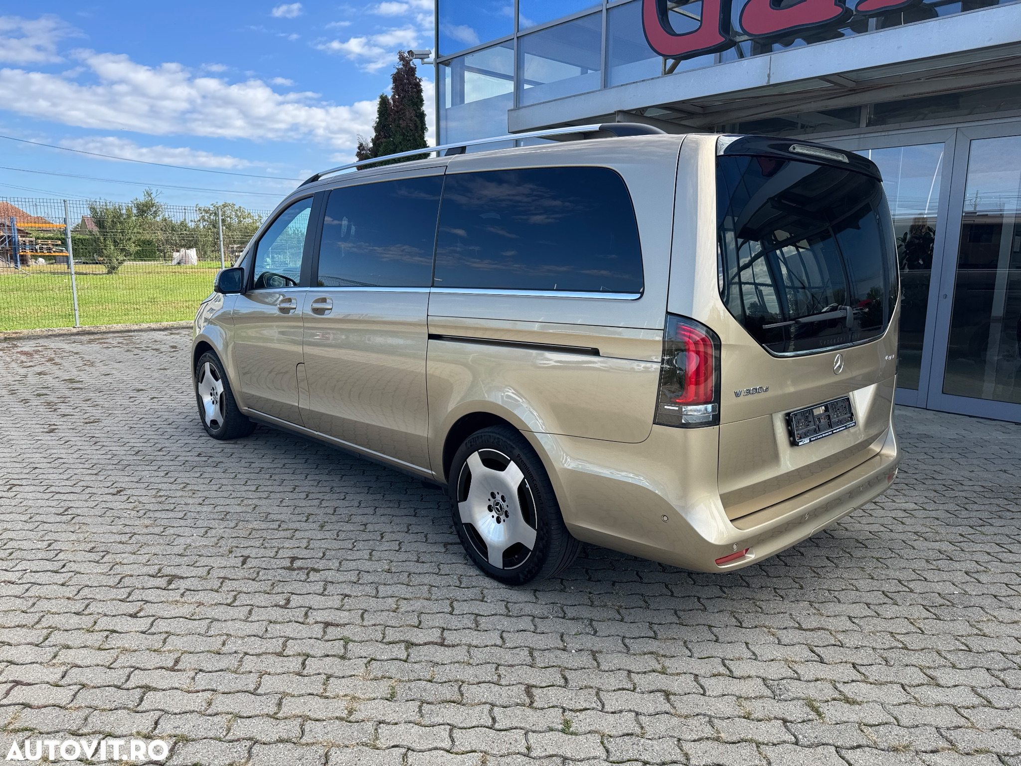 Mercedes-Benz V 300 d Combi Lung 237 CP AWD 9AT EXCLUSIVE - 6