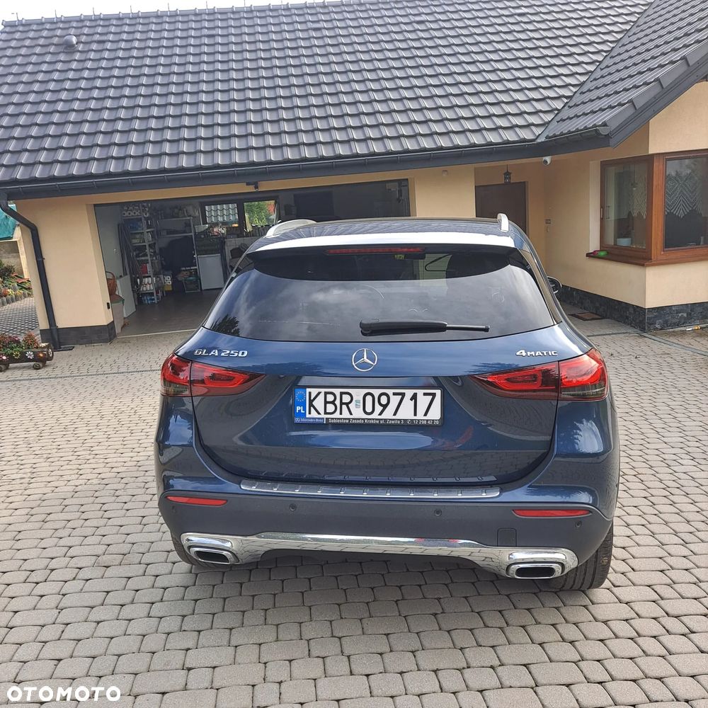 Mercedes-Benz GLA 250 4-Matic - 5