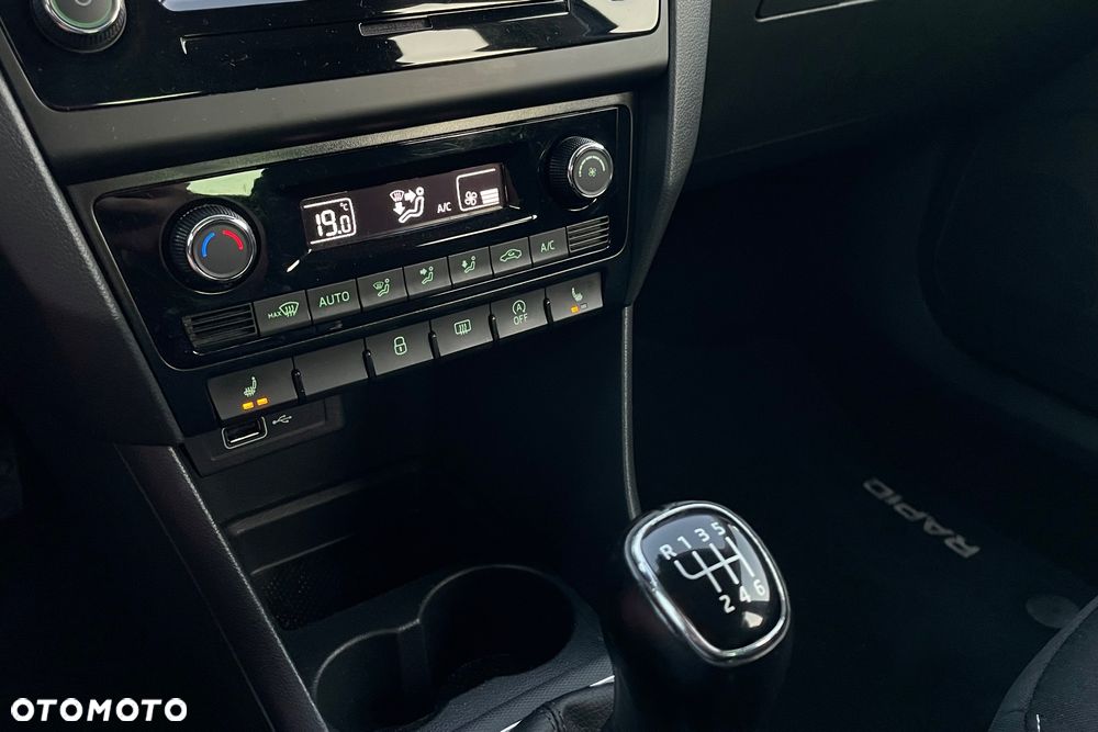 Skoda RAPID Spb 1.0 TSI Style - 22