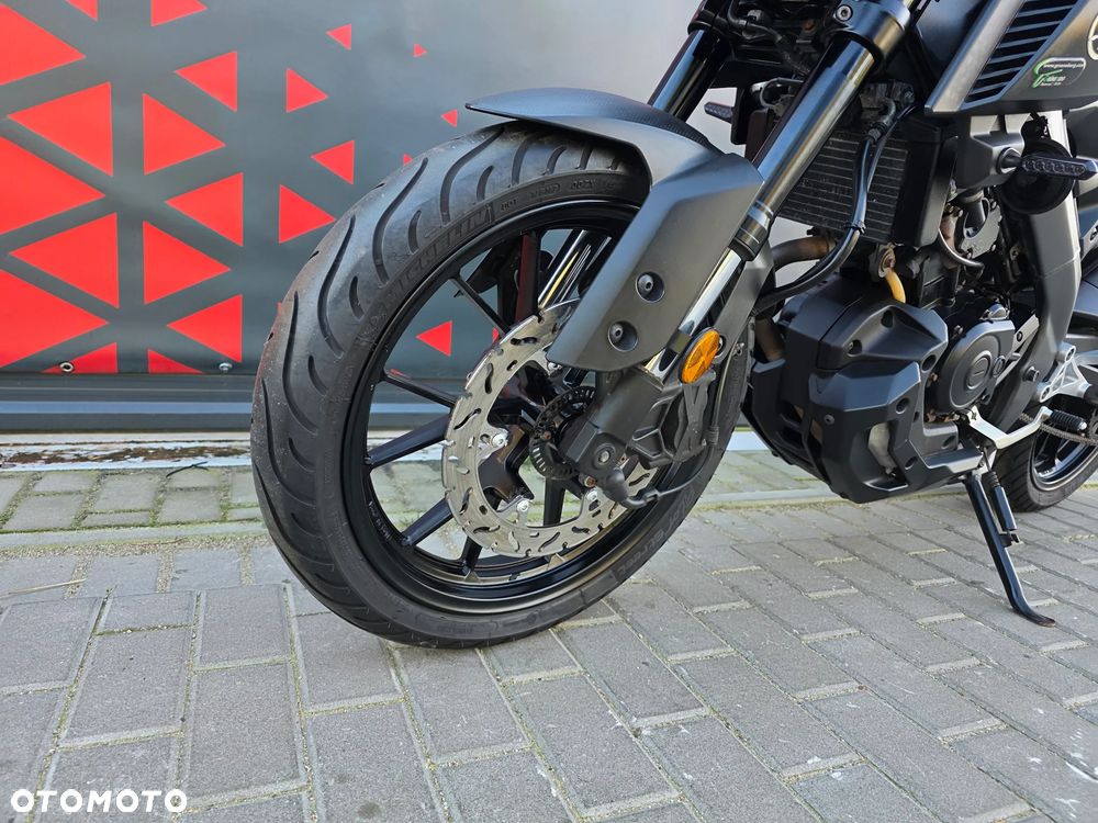 Yamaha MT - 18