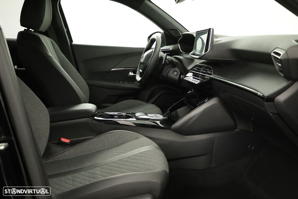 Peugeot 2008 1.2 PureTech Allure EAT8 - 20