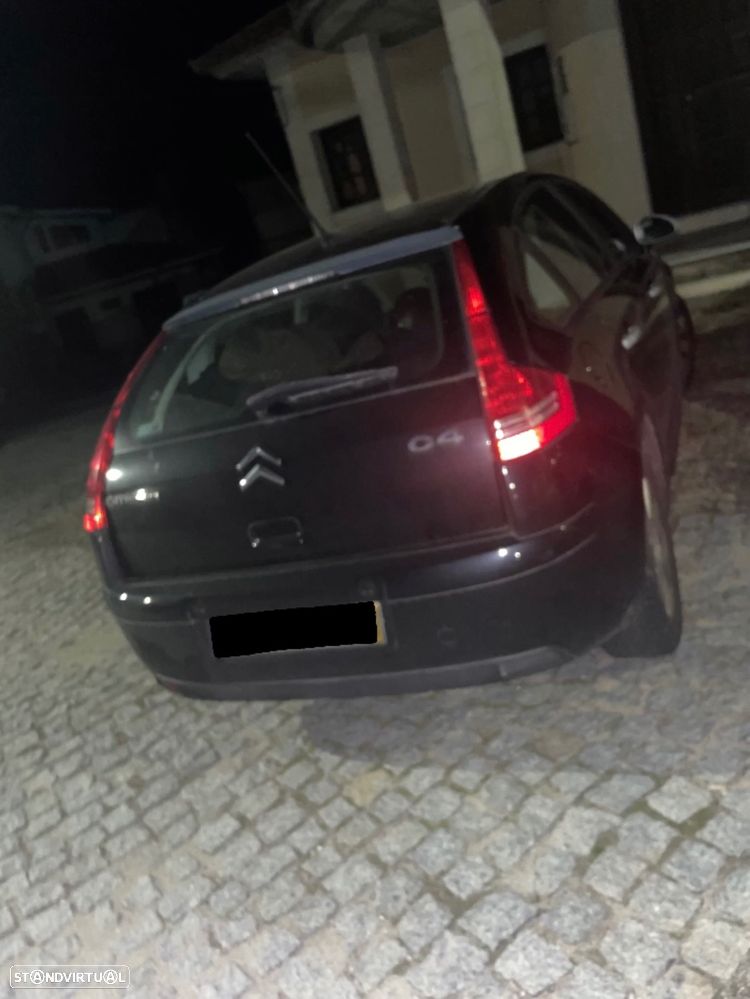 Citroën C4 1.6 HDi 110 Exclusive - 3