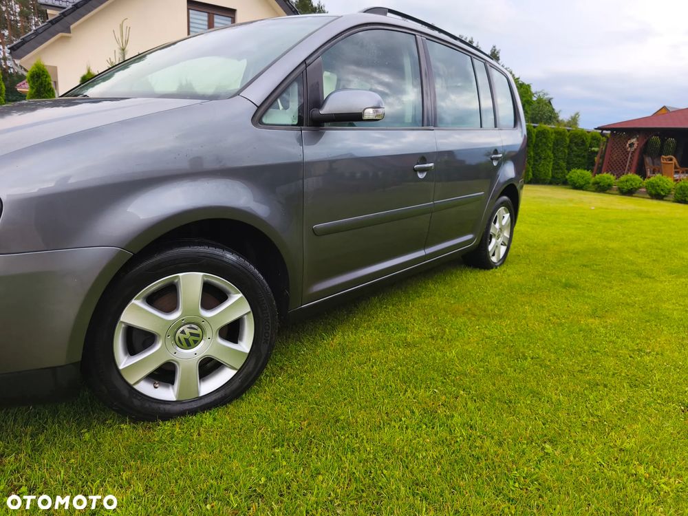Volkswagen Touran 1.6 FSI Trendline Tiptr - 2