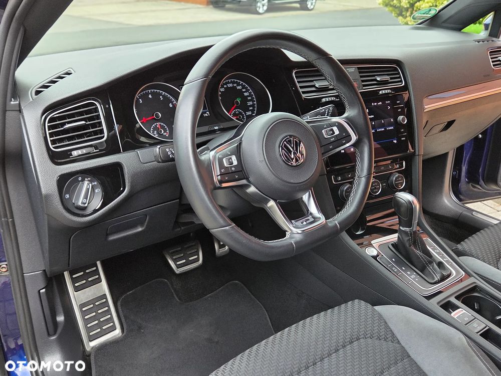 Volkswagen Golf 1.5 eTSI OPF DSG R-Line - 26