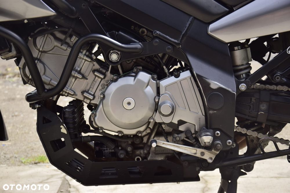 Suzuki V-STROM - 10