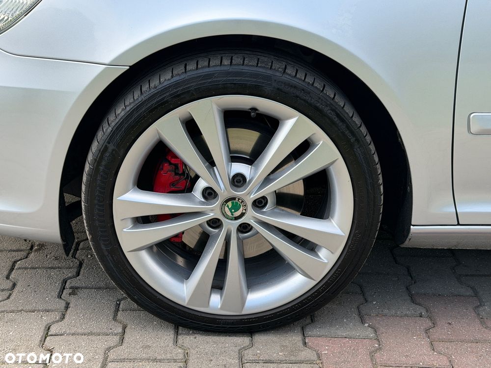 Skoda Octavia 2.0 TSI RS - 12