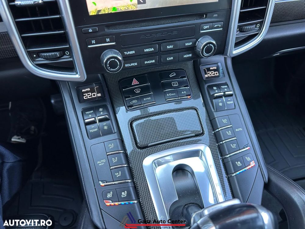 Porsche Cayenne Platinum Edition - 23