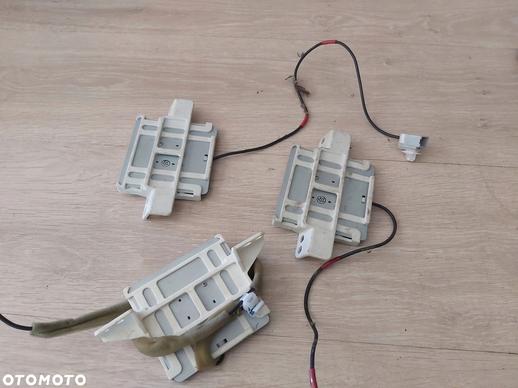 Toyota Auris I antena GPS nawigacji Corolla E15 86860-12070 - 3