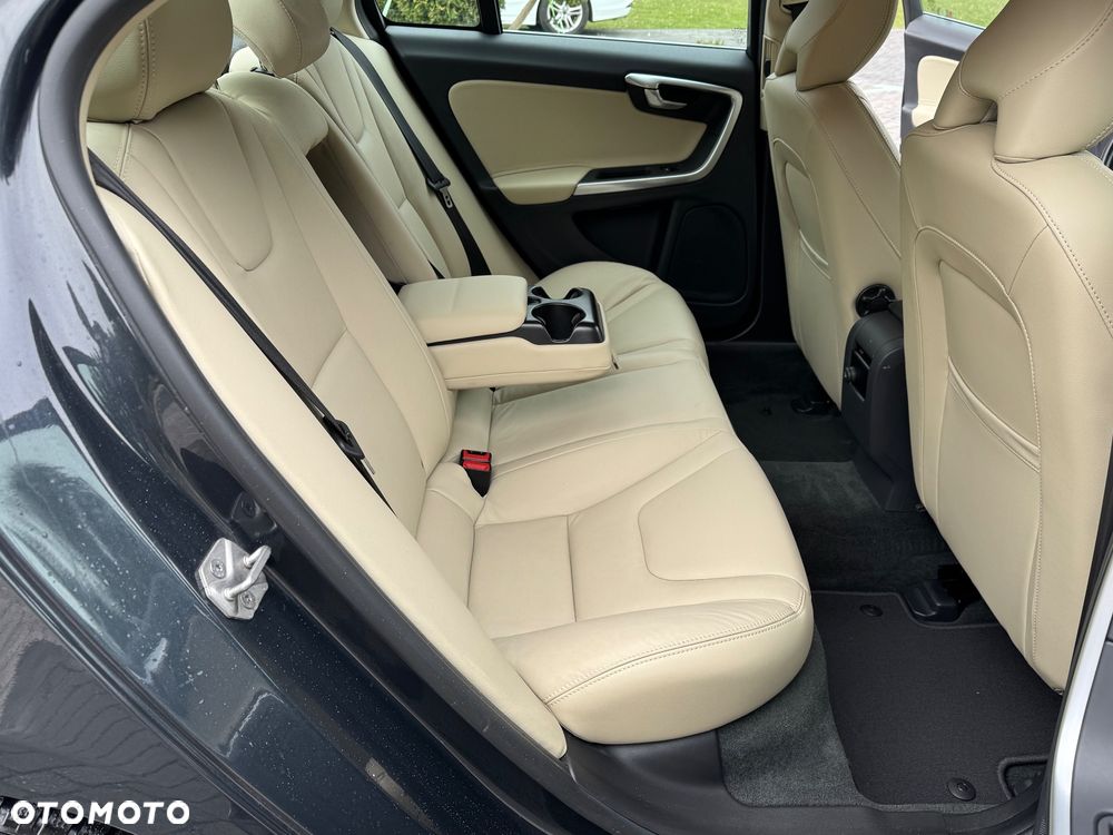 Volvo S60 D4 Drive-E Summum - 31
