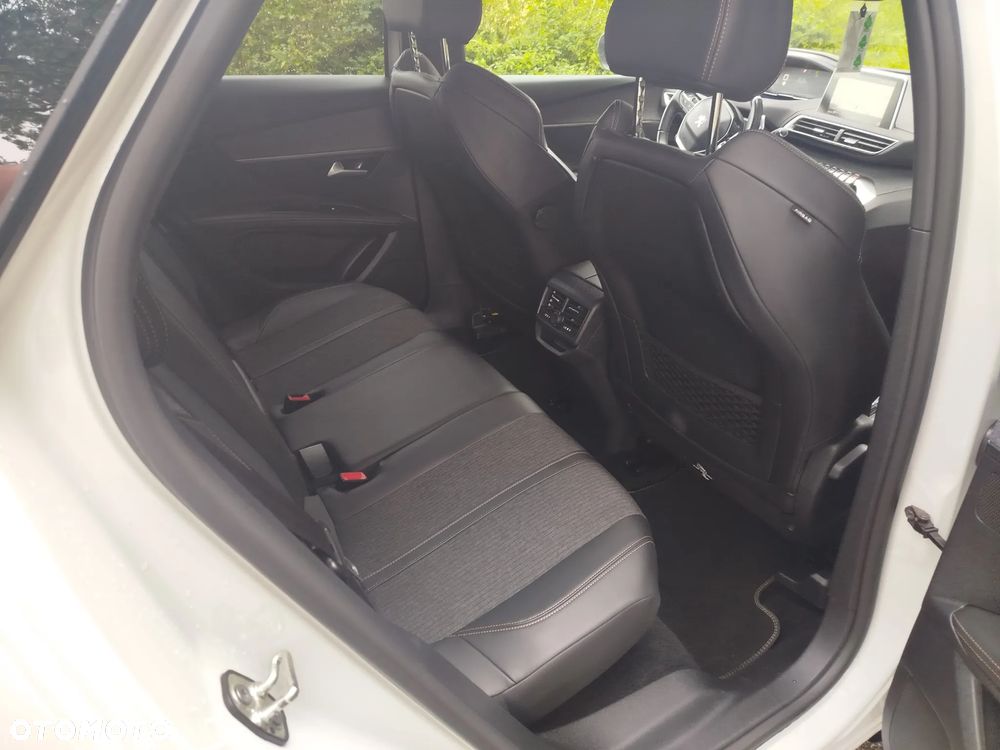 Peugeot 3008 1.5 BlueHDi GT Pack S&S EAT8 - 17