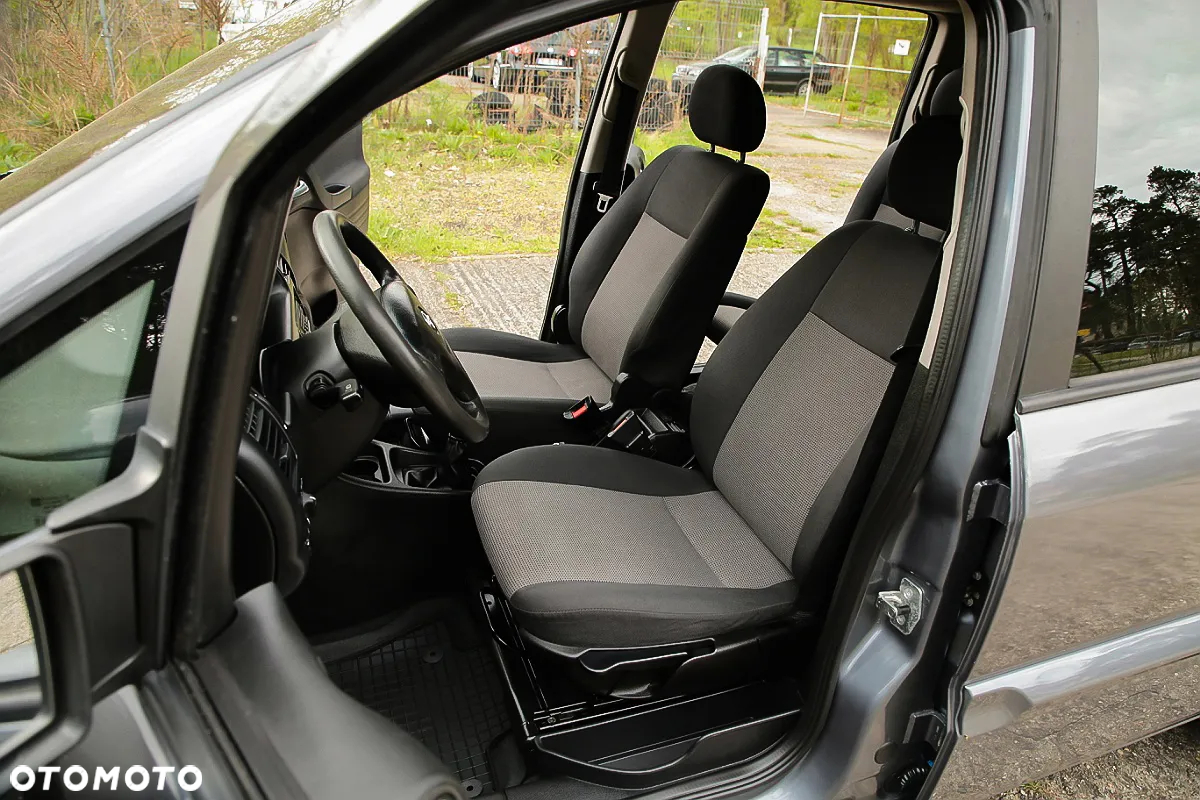 Opel Zafira - 16