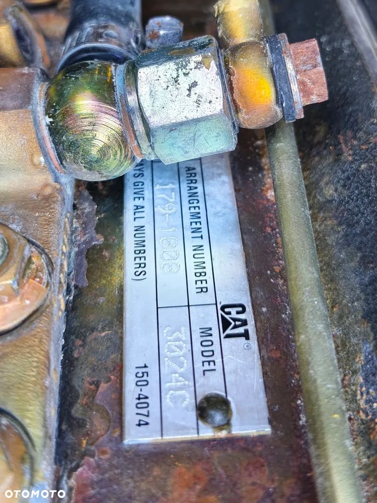 Caterpillar 216 - 11