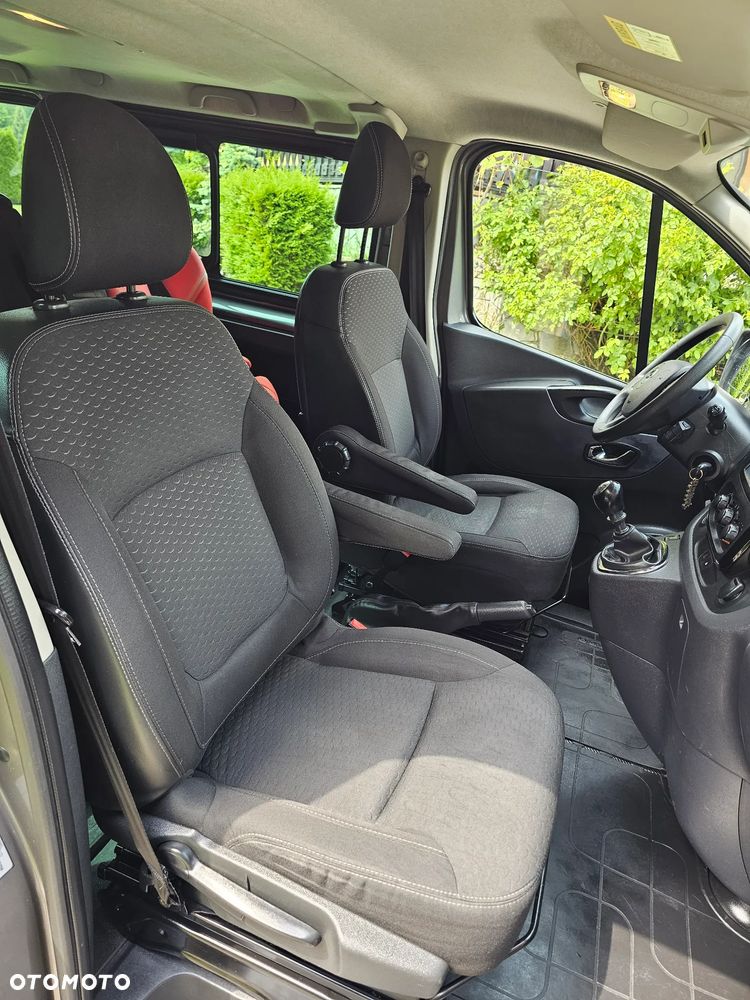 Opel Vivaro L2H1 2,9t Elegance Business - 31