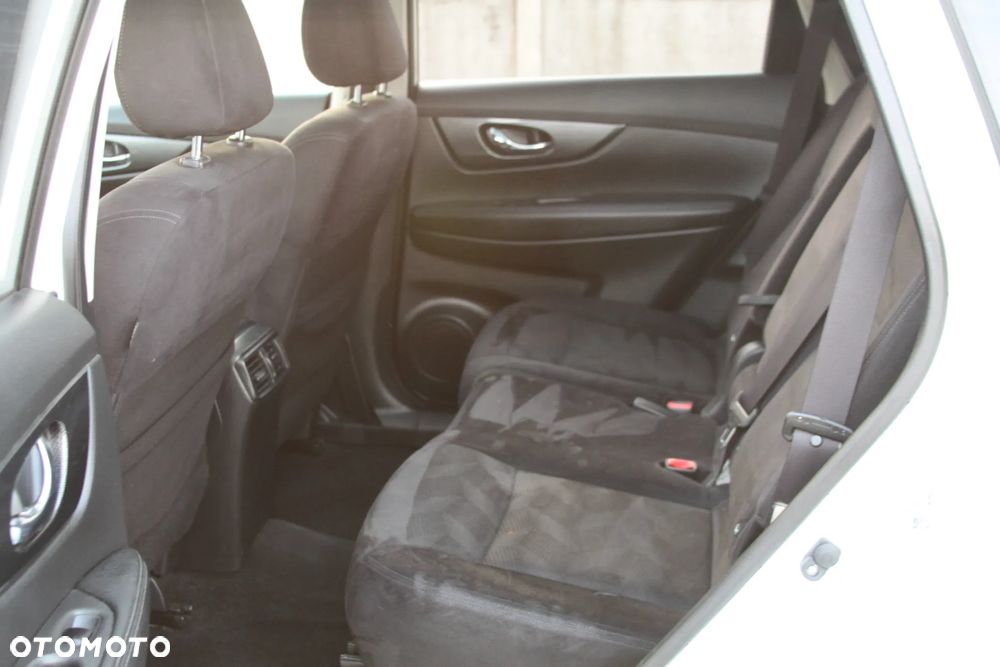 Nissan X-Trail 1.6 DCi N-Connecta - 17