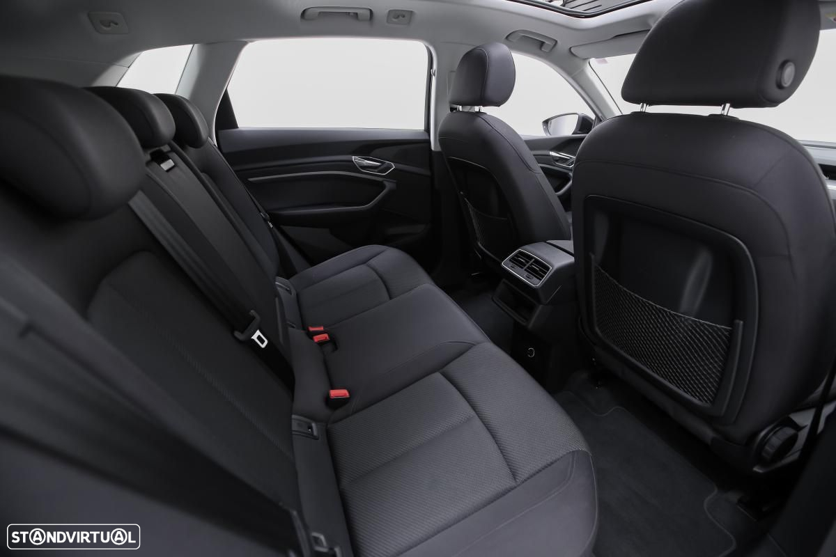 Audi e-tron 55 quattro - 12